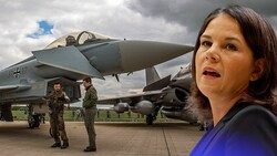 Kampfjet-Lieferungen sind derzeit „kein Thema“ für Deutschlands Außenministerin Annalena Baerbock. (Bild: AP, APA/AFP/John MACDOUGALL, Krone KREATIV)
