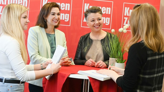 Ministerin Alma Zadić und Grünen-Spitzenkandidatin Olga Voglauer im „Krone“-Interview (Bild: EVELYN HRONEK)
