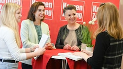 Ministerin Alma Zadić und Grünen-Spitzenkandidatin Olga Voglauer im „Krone“-Interview (Bild: EVELYN HRONEK)