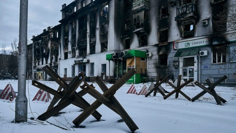 Zerstörtes Stadtzentrum von Bachmut (Bild: AP)