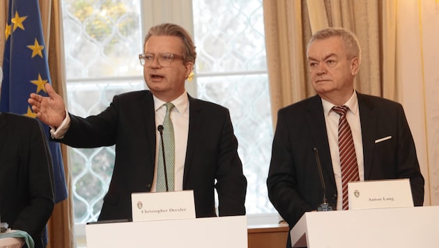 Christopher Drexler kormányzó és Anton Lang kormányzóhelyettes (Bild: Juergen Radspieler)