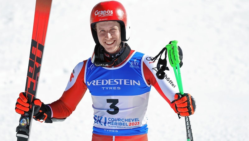 Dominik Raschner jubelte bei der WM 2023 in Courchevel über Silber im Parallelbewerb. (Bild: Christof Birbaumer)