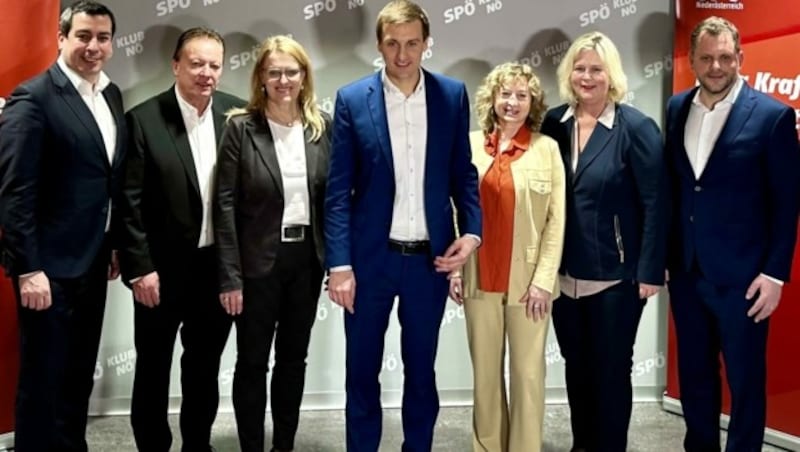 Hergovich (M.) stellte sein großteils neues Spitzenteam vor. (Bild: SPÖ NÖ)