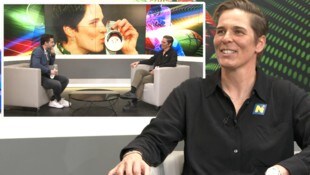 Michaela Dorfmeister zu Gast im krone.tv-Studio bei Michael Fally (Bild: krone.tv)