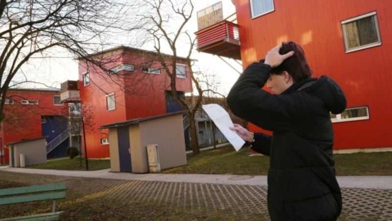 Mieter können sich ob der teils stark gestiegenen Wohnkosten nur noch auf den Kopf greifen (Bild: Uta Rojsek-Wiedergut)