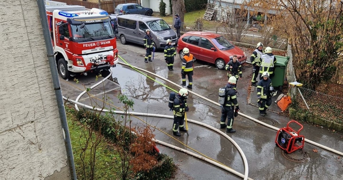 Baggerfahrer Half - Spektakuläre Rettungsaktion Aus Brennendem Haus ...