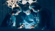 „Bitte warten“ heißt es für viele Patientinnen und Patienten, bevor sie in den OP-Saal kommen ...