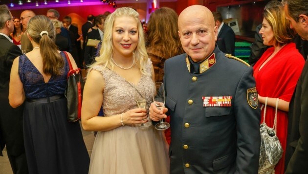El jefe de la Kripo, coronel Andreas Huber, con su esposa, Hauptmann Lisa Gfrerer (Imagen: Tschepp Markus)