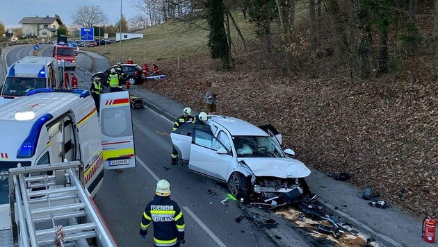 Unfall mit mehreren Pkw in Nestelbach (Bild: FF Nestelbach bei Graz )