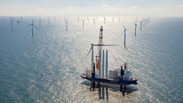 Laut Angaben zweier niederländischer Geheimdienste, wurde kürzlich ein russisches Schiff in einem Offshore-Windpark in der Nordsee entdeckt, als es versuchte, die Energieinfrastruktur zu kartieren. (Bild: AFP)