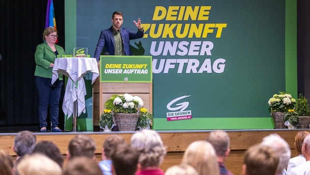 Gebi Mair, Klubchef bei den Grünen, und LA Petra Wohlfahrtstätter haben eine schwierige Mission zu erfüllen. (Bild: EXPA/ Johann Groder)