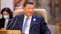 Präsident Xi Jinping will nun offenbar im Ukraine-Krieg aktiver werden. Vorwürfe, wonach bald Waffen aus Peking Richtung Moskau geliefert werden könnten, werden seitens der Regierung in Peking aber vehement zurückgewiesen. Vielmehr vermittelt man den Eindruck, dass diplomatischer Druck auf den Kreml ausgeübt werden soll. (Bild: APA/AFP/SPA)
