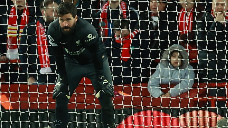 Bald nur mehr zweite Wahl? Liverpools Alisson Becker (Bild: PHIL NOBLE / REUTERS / picturedesk.com)