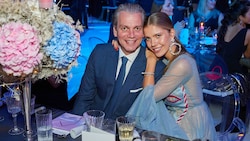 Victoria Swarovski mit Ehemann Werner Mürz bei einer Charity-Gala im Jahr 2018 (Bild: Starpix / picturedesk.com)
