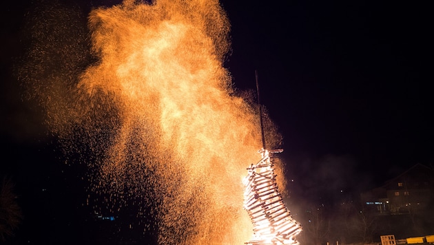 Ateş yakma geleneğine sadece "Alemannik" Vorarlberg'de saygı gösterilmektedir. (Bild: Richard Mayer)