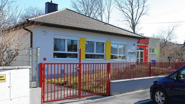 Unweit des Kindergartens Walbersdorf war der Kleine verschwunden. Die Betroffenheit nach dem Unglück ist groß. (Bild: Judt Reinhard)