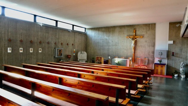 Kirche Münichholz und das Pfarrzentrum _ schon dort agierte der Geistliche sehr gutgläubig. (Bild: TEAM FOTOKERSCHI.AT / KERSCHBAUMMAYR)