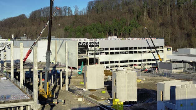 Im BMW-Werk in Steyr schreitet der Bau der Hallen voran, die für die Produktion der elektrischen Antriebe benötigt werden. (Bild: BMW Group Werk Steyr)