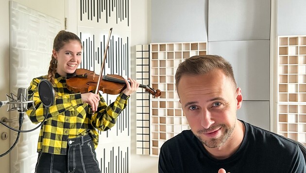 Rene Rodrigezz mit Nina Sofie Berghammer im Studio. (Bild: R. Rodrigezz)
