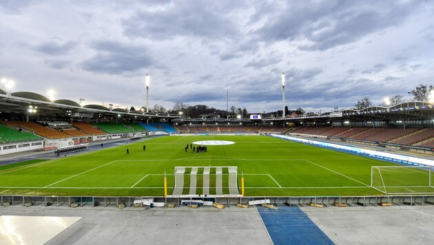 Das Linzer Stadion bis zum 2019 beschlossenen und 2021 begonnenen Abriss (Bild: © Harald Dostal)