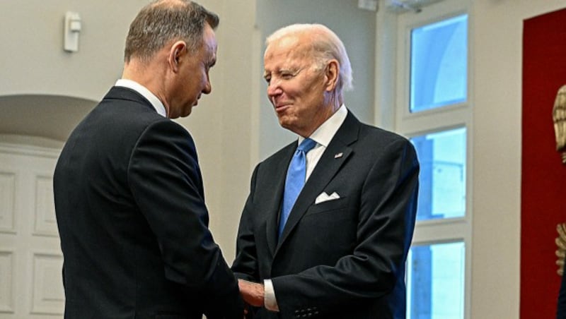 Ein Jahr Krieg in der Ukraine hat die NATO geeinter gemacht. Dieses Bild versuchte US-Präsident Joe Biden mit seinem Besuch bei Polens Präsident Andrzej Duda nach außen zu vermitteln. (Bild: APA/AFP/Mandel NGAN)