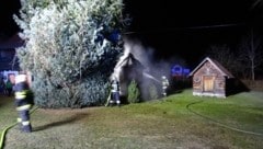 Eine Hofkapelle war in Brand geraten (Bild: Freiwillige Feuerwehr Irdning)