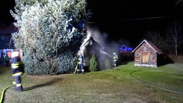 Eine Hofkapelle war in Brand geraten (Bild: Freiwillige Feuerwehr Irdning)