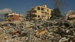 Nach dem Erdbeben sind nicht nur Zehntausende Todesopfer zu beklagen, auch die Schuttberge stellen die Türkei vor eine Herausforderung. (Bild: AP)