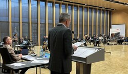 Stadtchef Willi stand wegen seines millionenteuren Geheimvertrags schwer in der Kritik (Bild: Neuner Philipp)