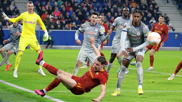 1550 € kostete eine Kärntner Familie das vorletzte Euro League-Match Salzburg gegen AS Roma. (Bild: Kronen Zeitung)