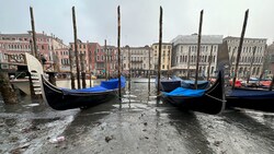 Niedriger Wasserstand in Venedig im Februar (Bild: AP Photo/Luigi Costantini)