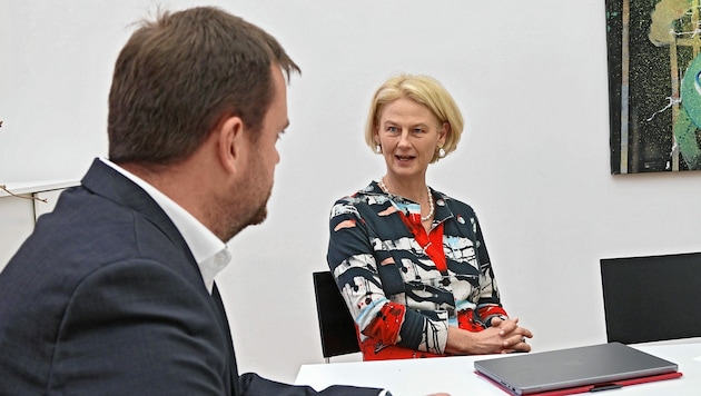 Veronika Sexl im Gespräch mit Manuel Schwaiger, Redakteur bei der „Tiroler Krone“ (Bild: Birbaumer Johanna)