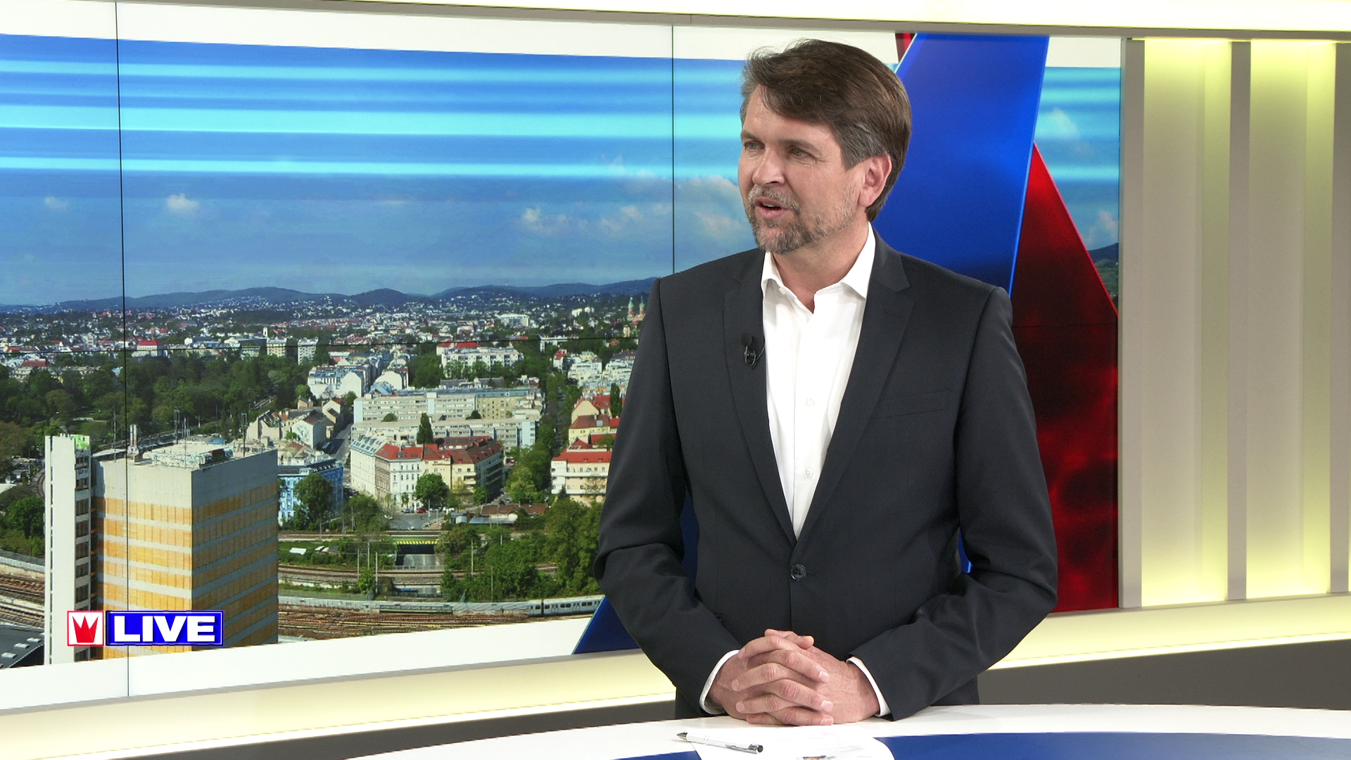 Peter Lehner, Obmann der SVS, sieht die Medikamentenversorgung in Österreich gesichert. (Bild: krone.tv)