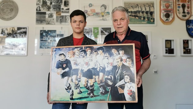 Friedl Koncilia mit Esteban (14), dem jüngsten seiner vier Kinder. (Bild: Christian Reichel)