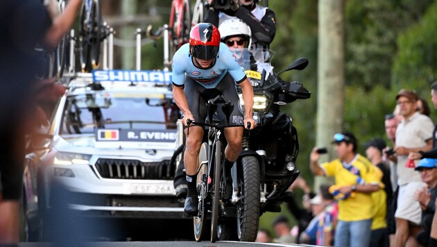 Remco Evenepoel ist besorgt. (Bild: APA/AFP/William WEST)