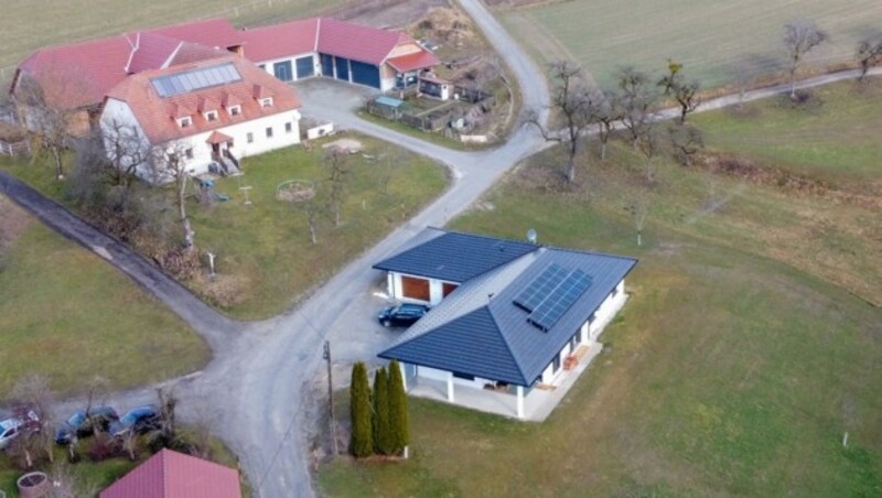 Dieses schicke Auszugshaus in Lasberg wurde zunächst ohne Bewilligung gebaut. (Bild: Dostal Harald)