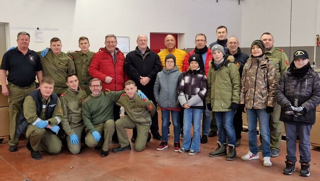 In vier Gemeinden im Bezirk Neusiedl am See konnte man die Sachspenden abgeben. Die Hilfsbereitschaft war groß, ein ganzer Lkw konnte mit den Waren gefüllt werden. Sie sind auch bereits in der Ukraine angekommen. (Bild: Gemeinde Nickelsdorf/ Gemeinde Frauenkirchen)