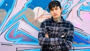 Von seinen Werbepartnern erhält Dominic Truppe monatlich Geld.