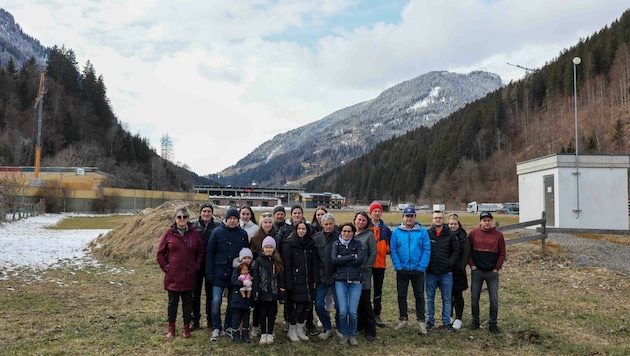 Die Schmiedweg-Anrainer wehren sich gegen die Bauprojekte der Gemeinde und sind sauer (Bild: Scharinger Daniel)