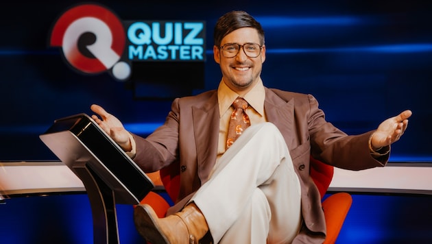 Servus TV “Quizmaster - 70er Jahre Spezial" mit Andreas Moravec. (Bild: ServusTV / Christopher Kelemen)