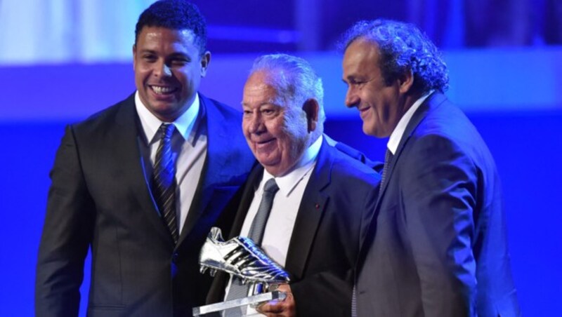 Just Fontaine mit Ronaldo und Michel Platini (Bild: AFP)