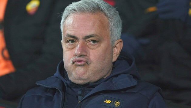 Jose Mourinho sah gegen Cremonese Rot. (Bild: Spada/LaPresse via AP)