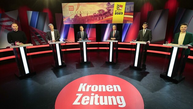 V.l.n.r.: Janos Juvan (NEOS), Gerhard Köfer (Team Kärnten), Erwin Angerer (FPÖ), Peter Kaiser (SPÖ), Martin Gruber (ÖVP), Olga Voglauer (Grüne) (Bild: Groh Klemens)