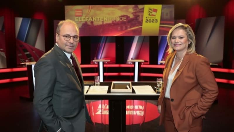 „Krone“-Kärnten-Chef Hannes Mösslacher und Corinna Milborn moderierten die Elefantenrunde. (Bild: Groh Klemens)