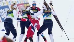 Norwegens Quartett jubelt über Gold. (Bild: AP Photo/Matthias Schrader)