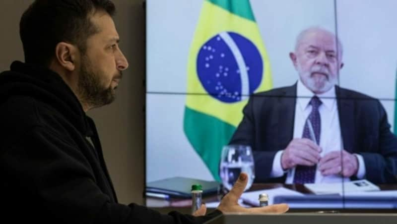 Präsident Selenskyj beim Videogespräch mit seinem brasilianischen Amtskollegen Lula (Bild: Telegram/V_Zelenskiy_official)