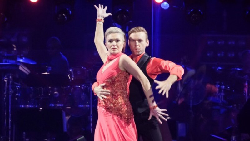 Eveline Eselböck und Peter Erlbeck tanzten zu „Dance with Me“ einen Tango. (Bild: ORF/Hans Leitner)