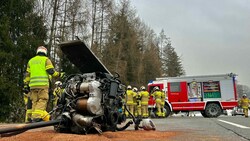 Ein Pkw geriet am Freitag in der Früh in Strobl in den Gegenverkehr. (Bild: Markus Tschepp)