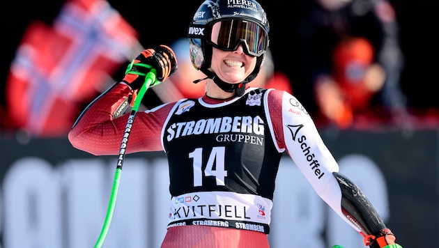 Cornelia Hütter jubelt über ihren Sieg im Super-G von Kvitfjell. (Bild: APA/AFP/NTB/Geir Olsen)