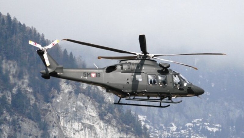 Fliegerhorst Aigen Leonardo AW 169 Lion 2023 Bild zeigt v.l.: Leonardo-Hubschrauber ist am obersteirischen Fliegerhorst Aigen im Ennstal (Bild: Pail Sepp)